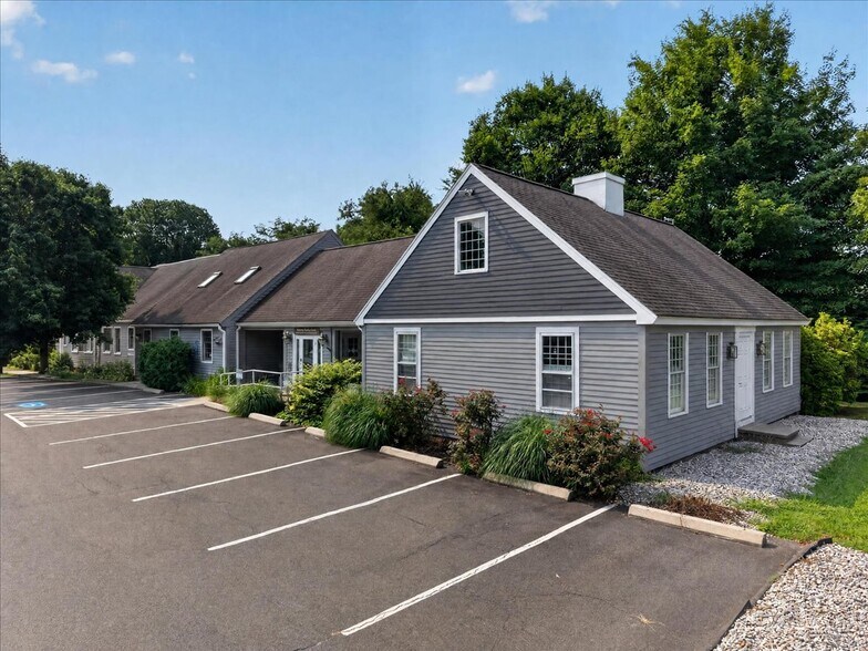147 Westbrook Rd, Essex, CT à vendre - Photo de l’immeuble – Image 1 sur 26