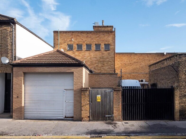 14-15 High St, Londres à vendre - Photo de l’immeuble – Image 2 sur 10