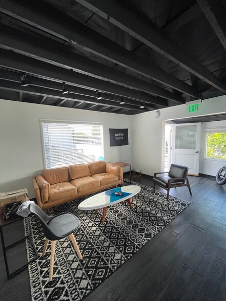 3412-3420 Via Oporto, Newport Beach, CA à louer - Photo intérieure – Image 3 sur 10