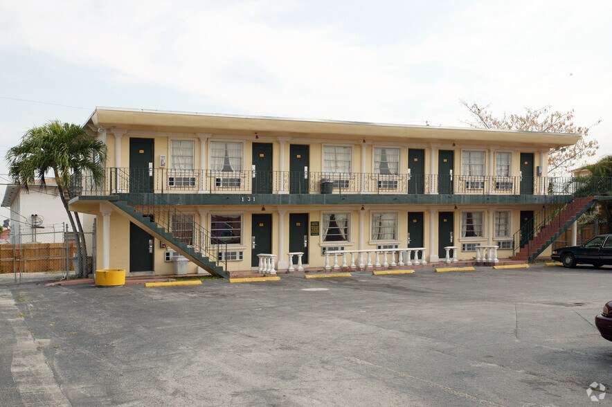 131 W 5th St, Hialeah, FL à vendre - Photo principale – Image 1 sur 2