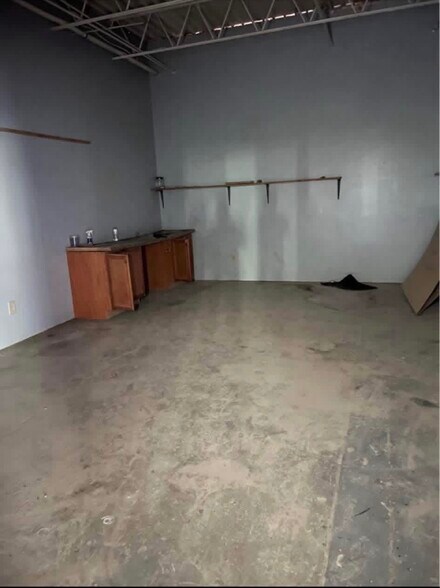 204 Thompson Ave, Fredericksburg, VA à louer - Photo de l’immeuble – Image 3 sur 12