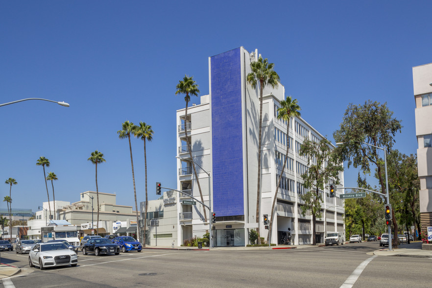 8671 Wilshire Blvd, Beverly Hills, CA à louer - Photo principale – Image 1 sur 10