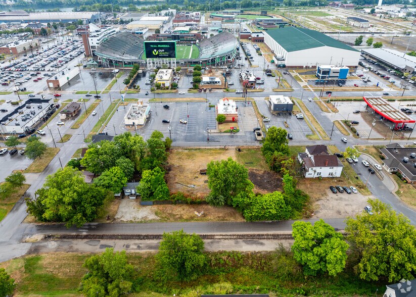 2151 5th Ave REAR, Huntington, WV à louer - Photo de l’immeuble – Image 1 sur 11