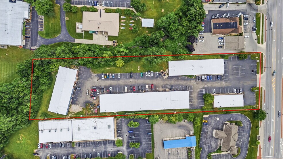 Stringtown Road Business Center portefeuille de 4 biens à vendre sur LoopNet.fr - Photo de l’immeuble – Image 3 sur 12