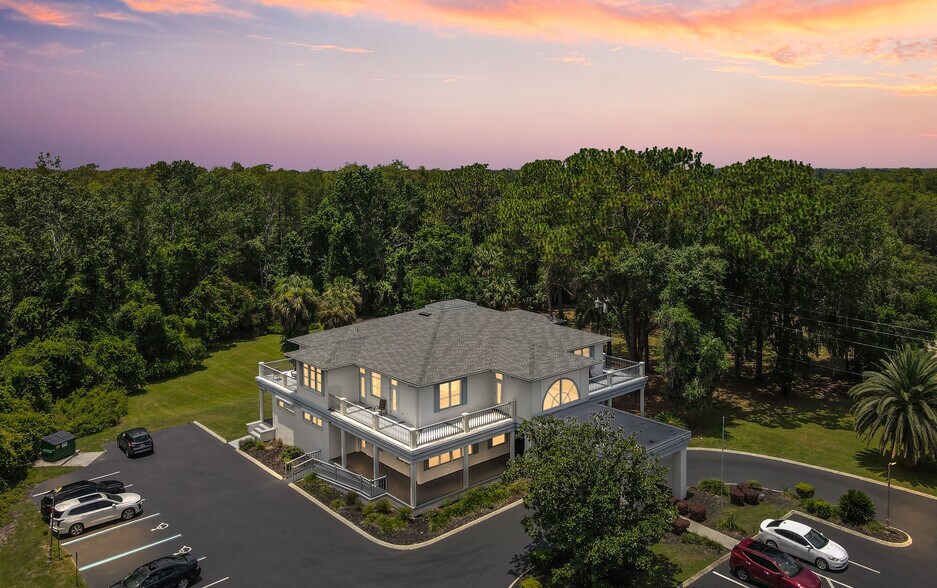 268 S Suncoast Blvd, Crystal River, FL à vendre - Photo principale – Image 1 sur 64