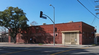 Clean Manufacturing/Warehouse Facility - immobilier d'entreprise