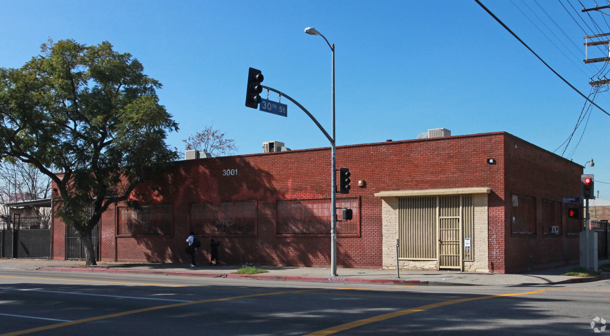 3001 S Broadway, Los Angeles, CA à louer Photo de l’immeuble– Image 1 sur 9