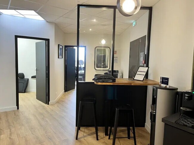 Plus de détails pour Bureau à louer