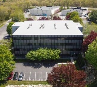 Plus de détails pour 40 Quaker Ln, Warwick, RI - Bureau à louer