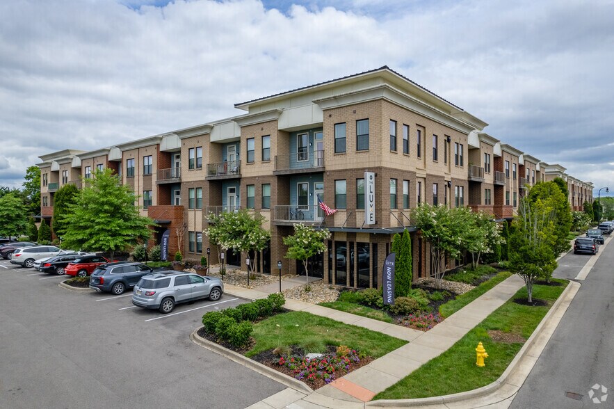 130 Cinema Dr, Hendersonville, TN à louer - Photo principale – Image 1 sur 32