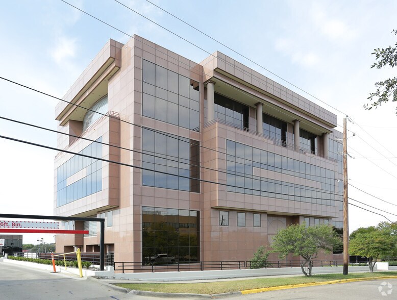 7150 Greenville Ave, Dallas, TX à louer - Photo de l’immeuble – Image 3 sur 9