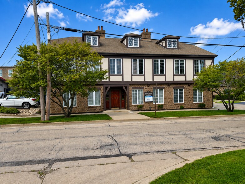 50 Ela St, Barrington, IL à louer - Photo de l’immeuble – Image 2 sur 11