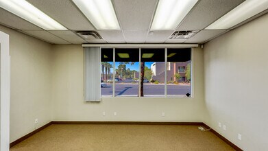 4520 S Pecos Rd, Las Vegas, NV à louer Photo intérieure– Image 2 sur 2