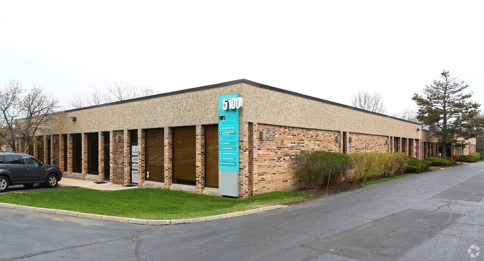 5100 Newport Dr, Rolling Meadows, IL à vendre - Photo principale – Image 1 sur 7