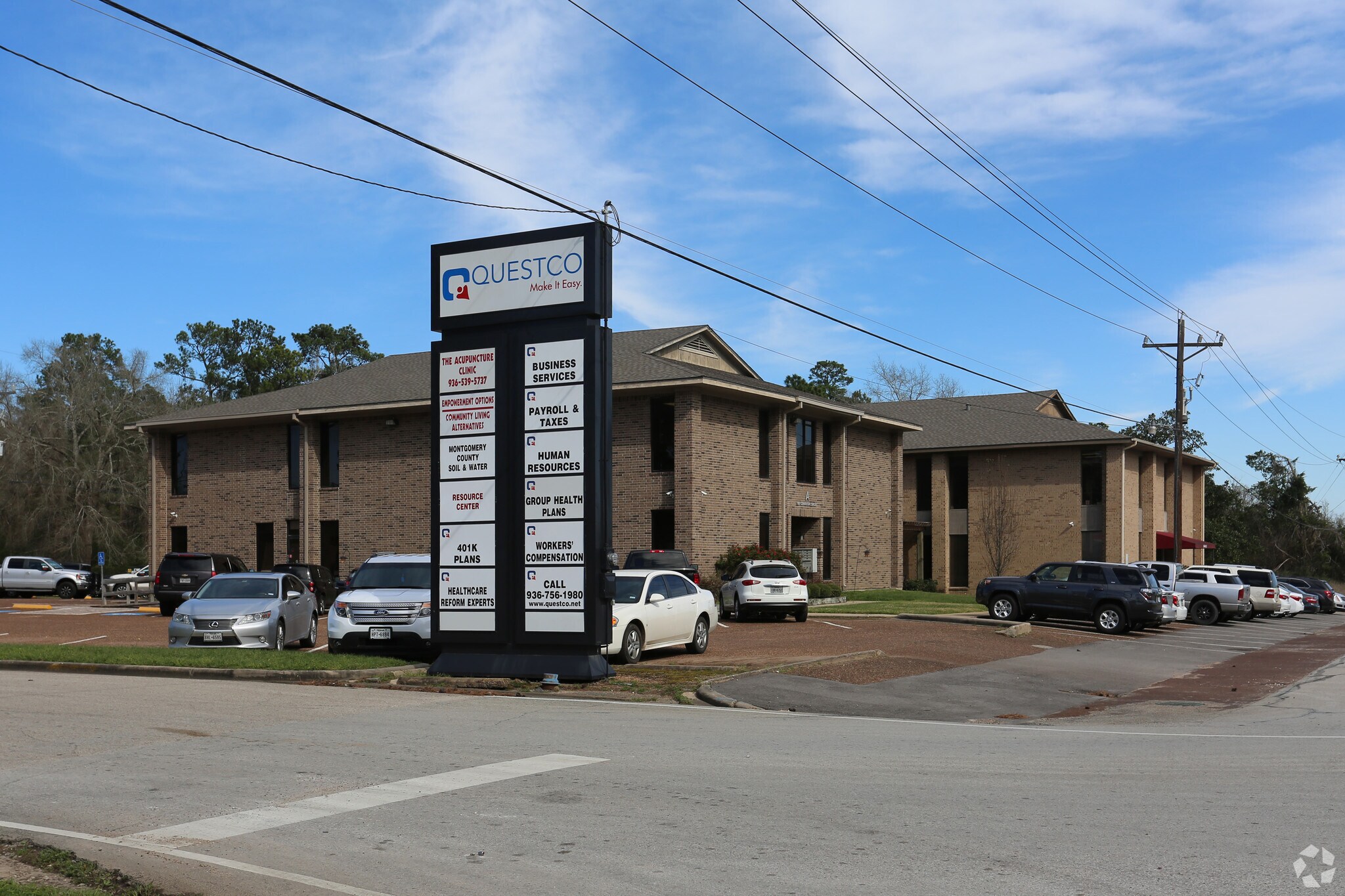 100 Commercial Cir, Conroe, TX à vendre Photo principale– Image 1 sur 13
