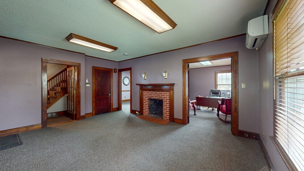 1317 Corbin Ave, New Britain, CT à vendre - Photo intérieure – Image 3 sur 21