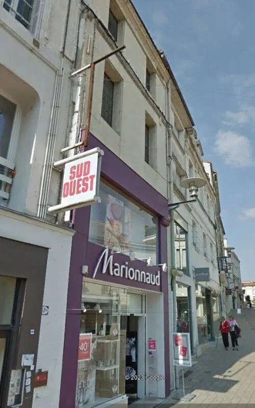 Local commercial dans Angoulême à louer Photo de l’immeuble– Image 1 sur 5