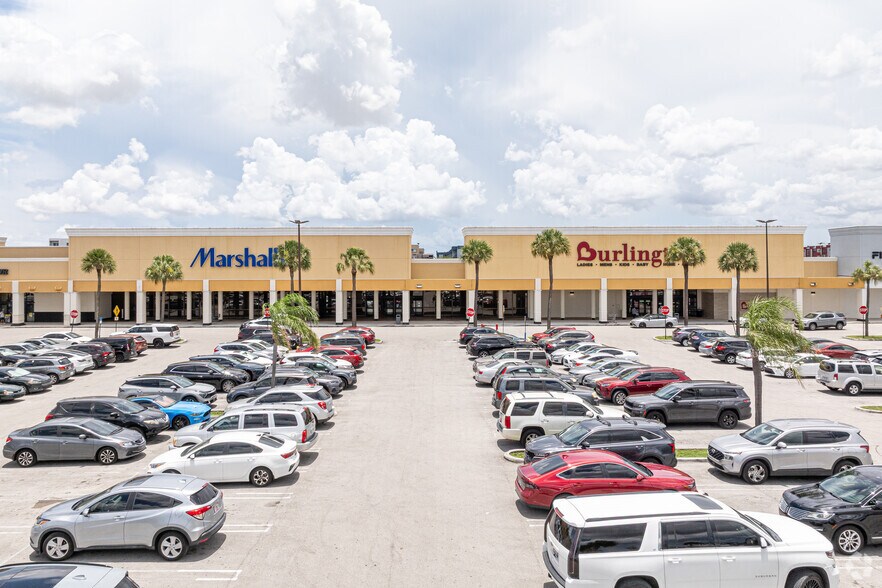 1630-1738 W 49th St, Hialeah, FL à louer - Photo de l’immeuble – Image 2 sur 10