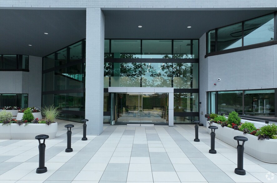 5 Burlington Woods Dr, Burlington, MA à louer - Photo de l’immeuble – Image 3 sur 4