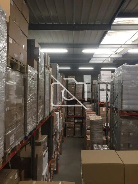 Industriel/Logistique dans Champigny-sur-Marne à louer - Photo de l’immeuble – Image 3 sur 5