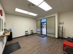 11233 Crown Park Dr, Houston, TX à louer Photo intérieure– Image 2 sur 9
