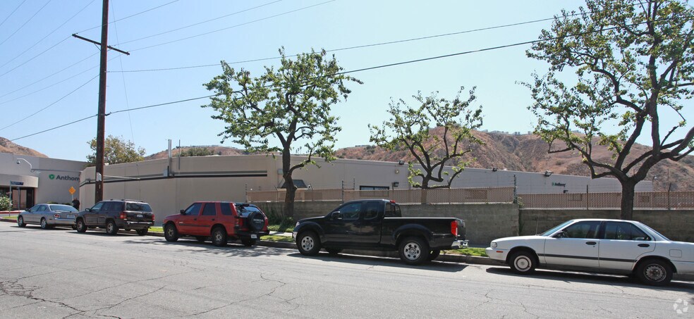 12391 Montero Ave, Sylmar, CA à louer - Photo de l’immeuble – Image 2 sur 2