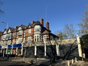 89-95A Aldersbrook Rd, Londres à louer Photo de l’immeuble– Image 1 sur 2