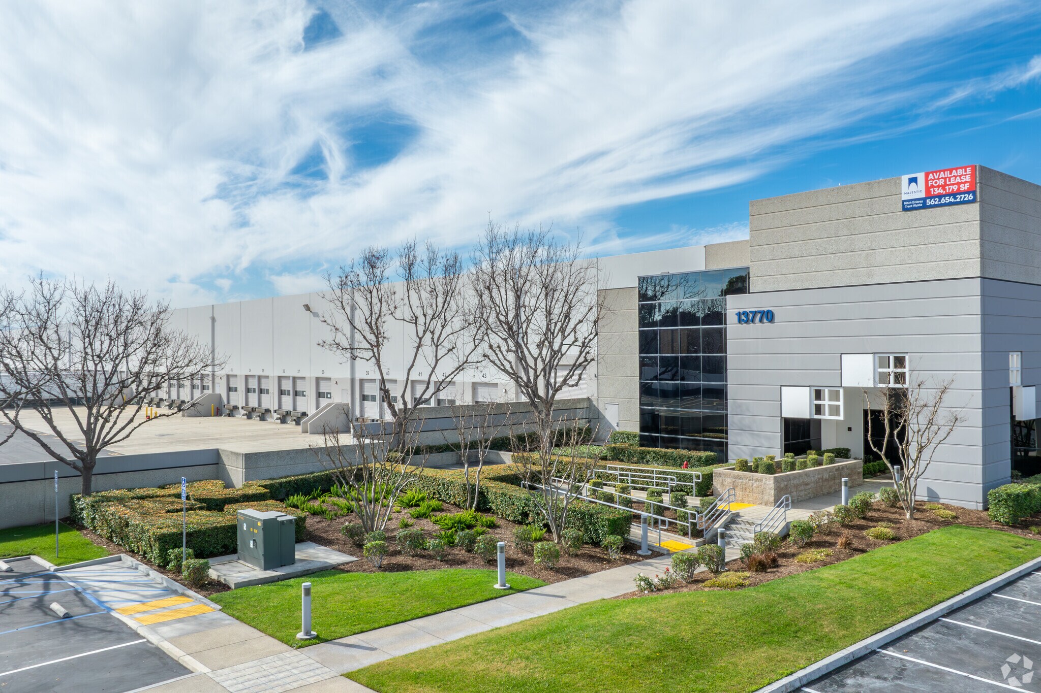 13770-13874 Norton Ave, Chino, CA à louer Photo principale– Image 1 sur 8