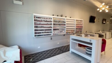2104 W Belmont Ave, Chicago, IL à louer - Vidéo sur l’annonce professionnelle 