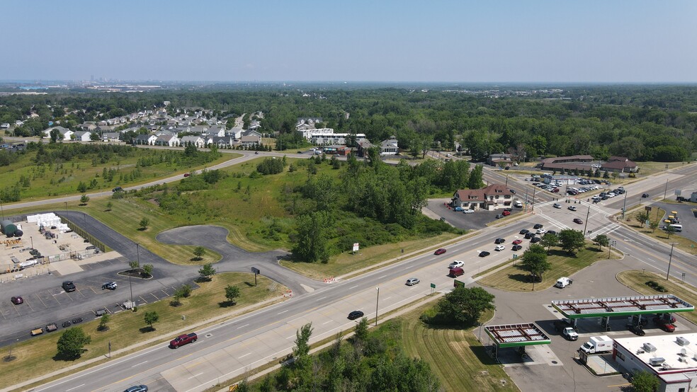 Southwestern Blvd, Hamburg, NY à louer - Photo de l’immeuble – Image 3 sur 8