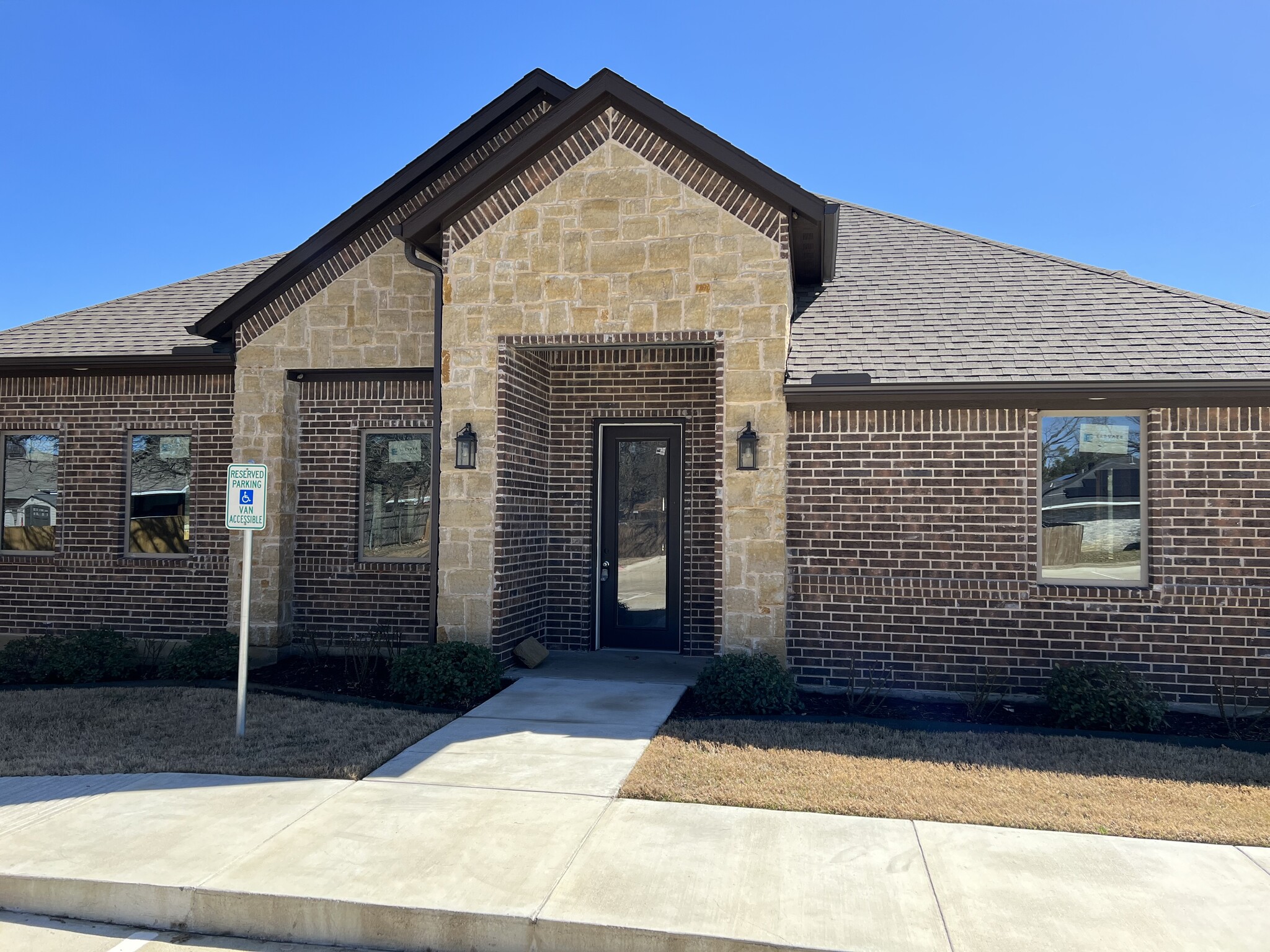1600 Creekstone Ct, Seagoville, TX à vendre Photo de l’immeuble– Image 1 sur 9