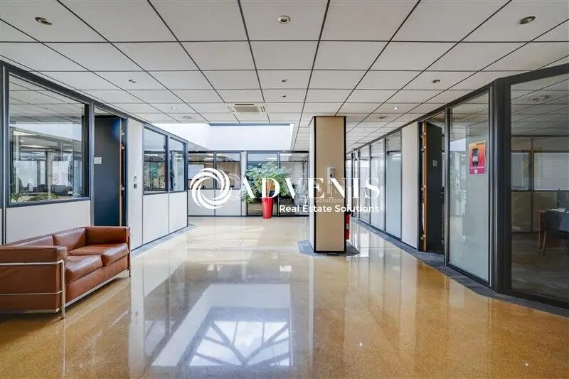 Bureau dans Villiers-sur-Marne à louer - Photo de l’immeuble – Image 1 sur 7