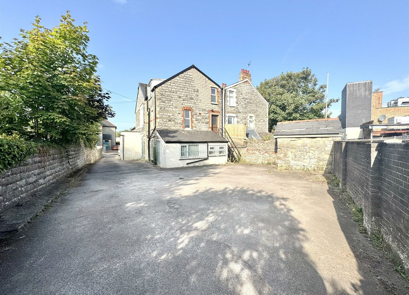 3A Hickman Rd, Penarth à louer Photo de l’immeuble– Image 1 sur 3