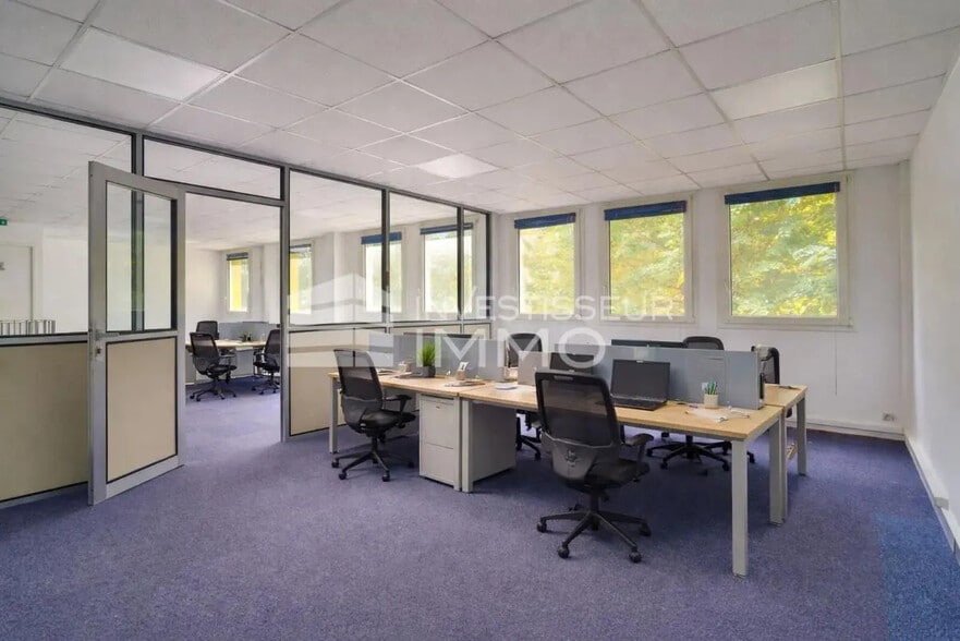 Local d’activités dans Lognes à louer - Photo intérieure – Image 1 sur 5