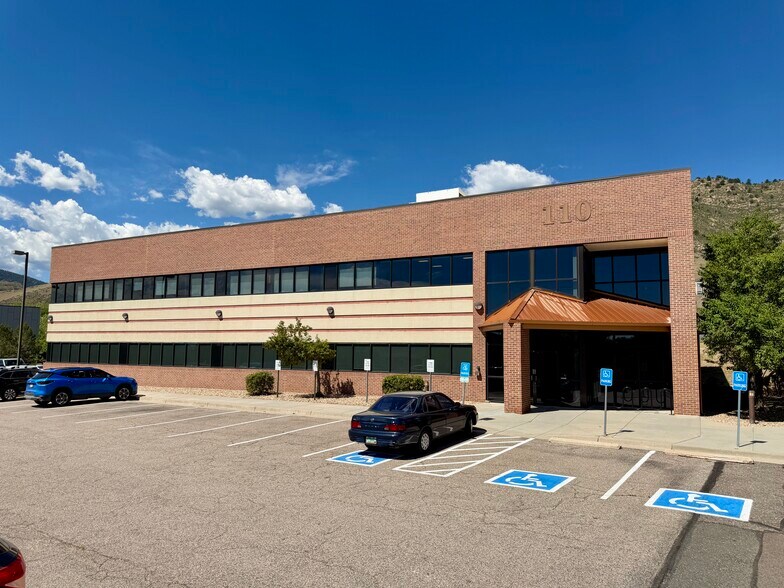 110 N Rubey Dr, Golden, CO à louer - Photo de l’immeuble – Image 1 sur 7
