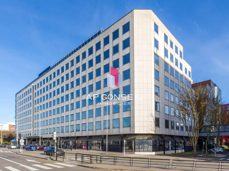 3 Rue Stephenson, Montigny-le-Bretonneux à louer Photo de l’immeuble– Image 1 sur 8