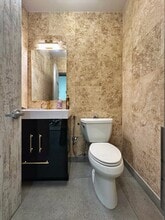 1525 Neptune Ave, Brooklyn, NY à louer Photo intérieure– Image 2 sur 10