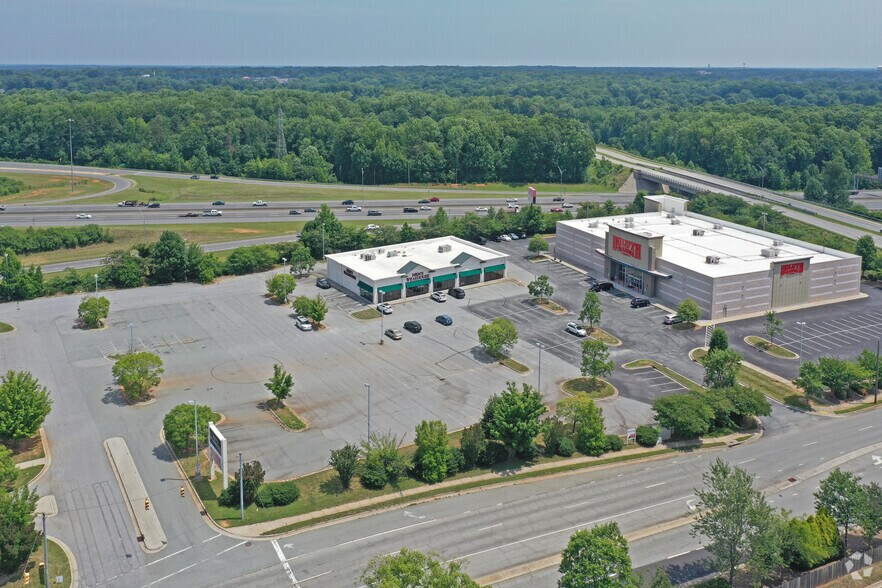 5402 Hornaday Rd, Greensboro, NC à louer - Aérien – Image 2 sur 5