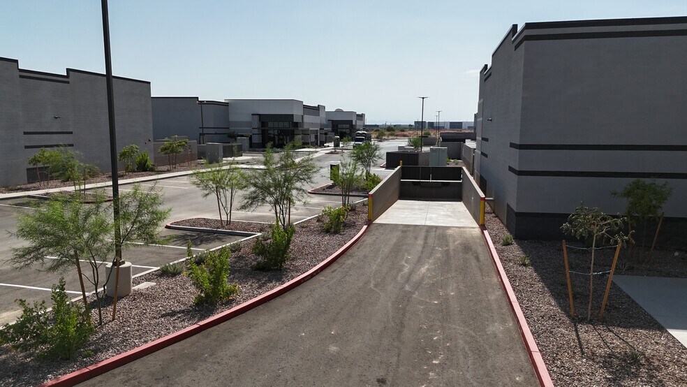 7320 E Pecos Rd, Mesa, AZ à vendre - Photo de l’immeuble – Image 3 sur 13
