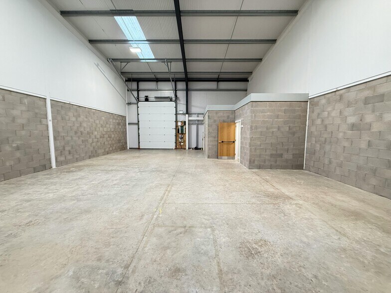 4 Trent Way, Yaxley à louer - Photo de l’immeuble – Image 2 sur 9