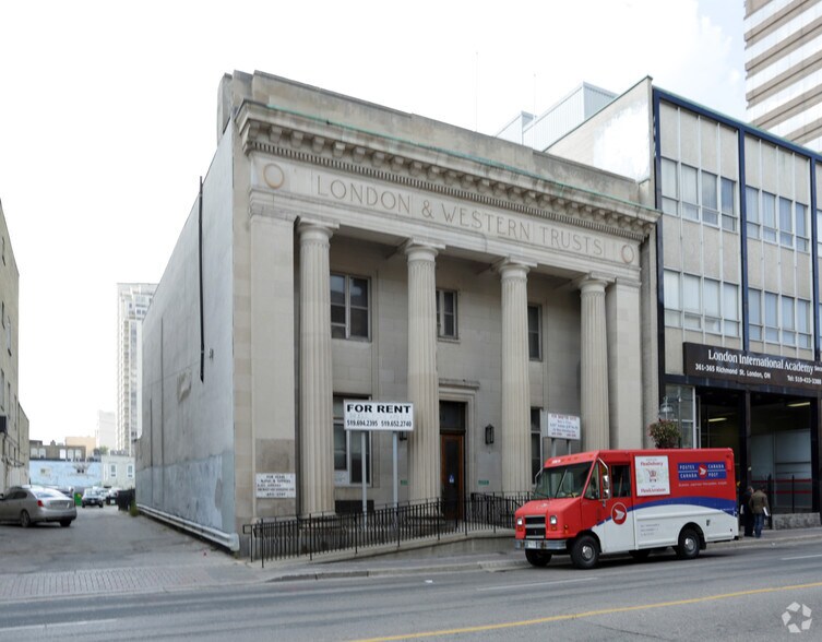 353 Richmond St, London, ON à louer - Photo de l’immeuble – Image 2 sur 2