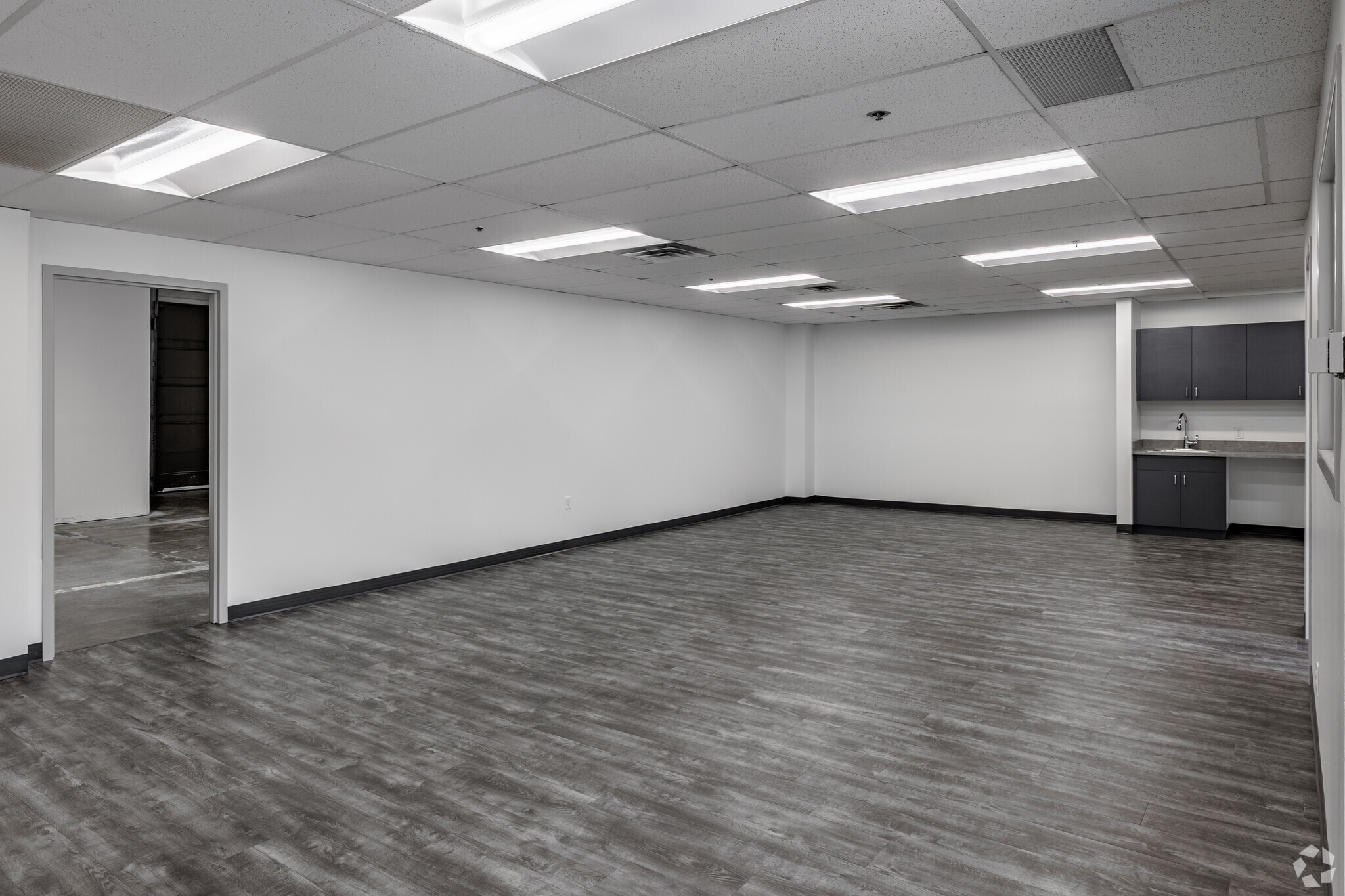 1301 Corporate Center Dr, Eagan, MN à louer Photo intérieure– Image 1 sur 6