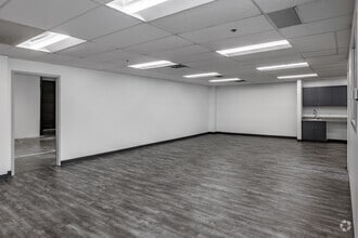 1301 Corporate Center Dr, Eagan, MN à louer Photo intérieure– Image 1 sur 6