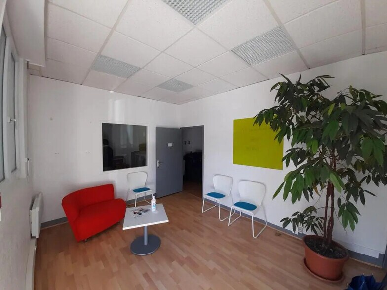 Bureau dans Avrillé à louer - Photo de l’immeuble – Image 2 sur 5
