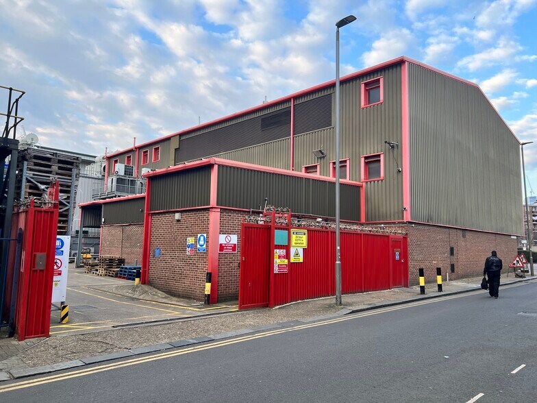 32 Stewarts Rd, Londres à louer - Photo de l’immeuble – Image 2 sur 9