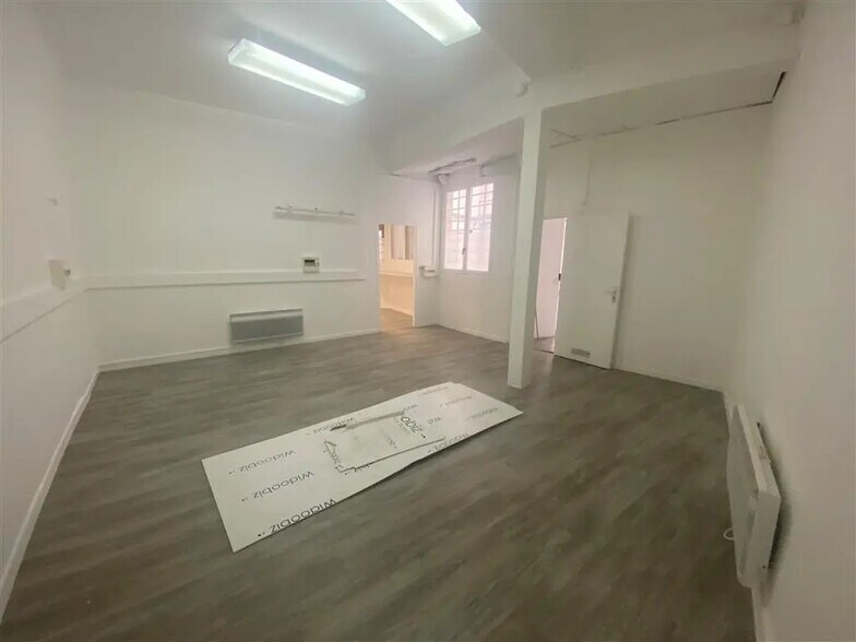 Bureau dans Paris à louer - Photo de l’immeuble – Image 1 sur 7