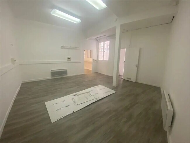 Plus de détails pour Bureau à louer