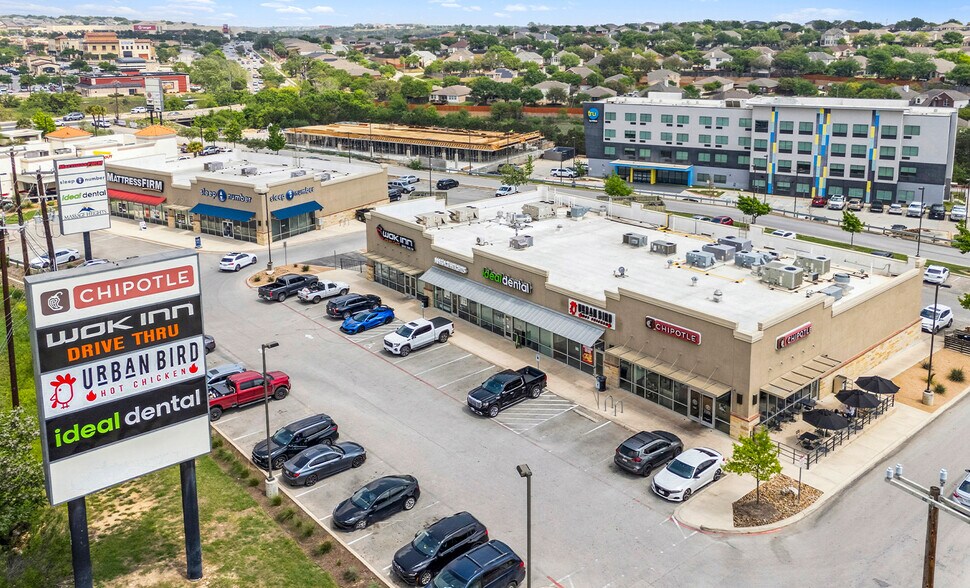 Stone Oak Retail Center portefeuille de 2 biens à vendre sur LoopNet.fr - Photo de l’immeuble – Image 2 sur 5