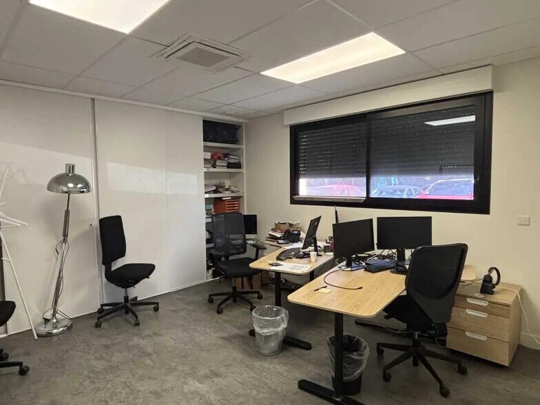 Bureau dans Bordeaux à vendre - Photo de l’immeuble – Image 2 sur 8