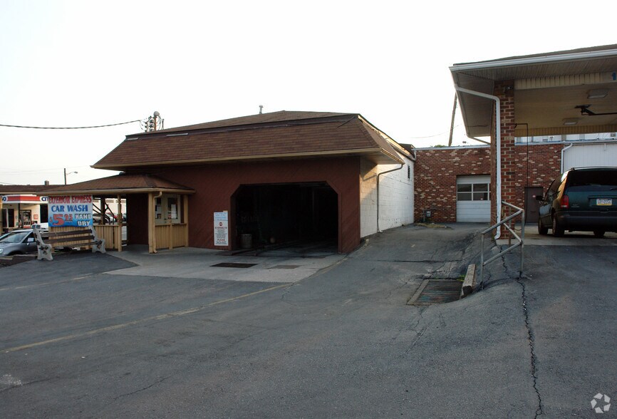 1636 W Tilghman St, Allentown, PA à vendre - Photo de l’immeuble – Image 3 sur 8